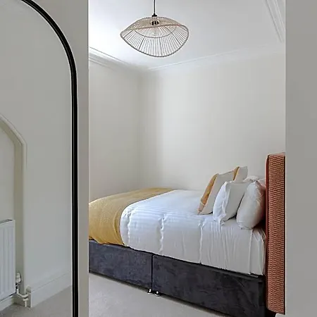 Hotel Redcliffe Parade No9 Ground Floor Bristol